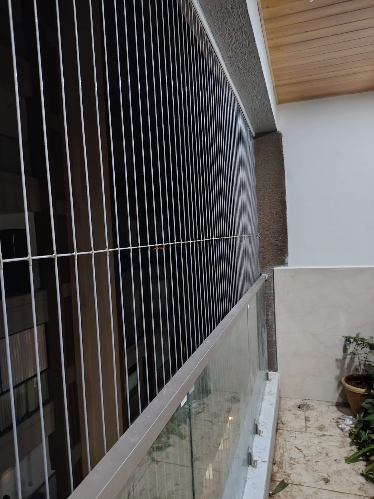 Horizontal Invisible Grills